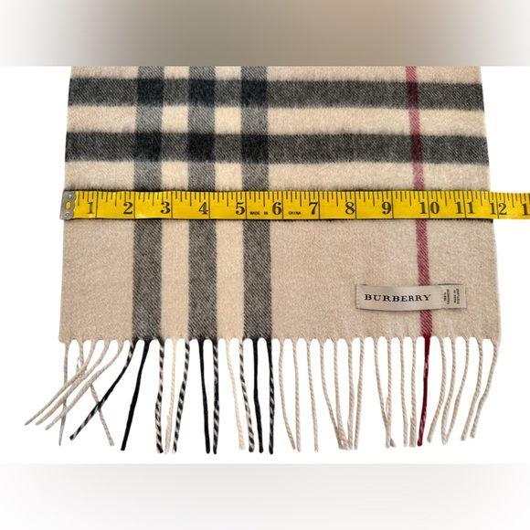 Burberry Classic Giant Check Cashmere Scarf | Beige | Made in Scotland - Picture 12 of 12